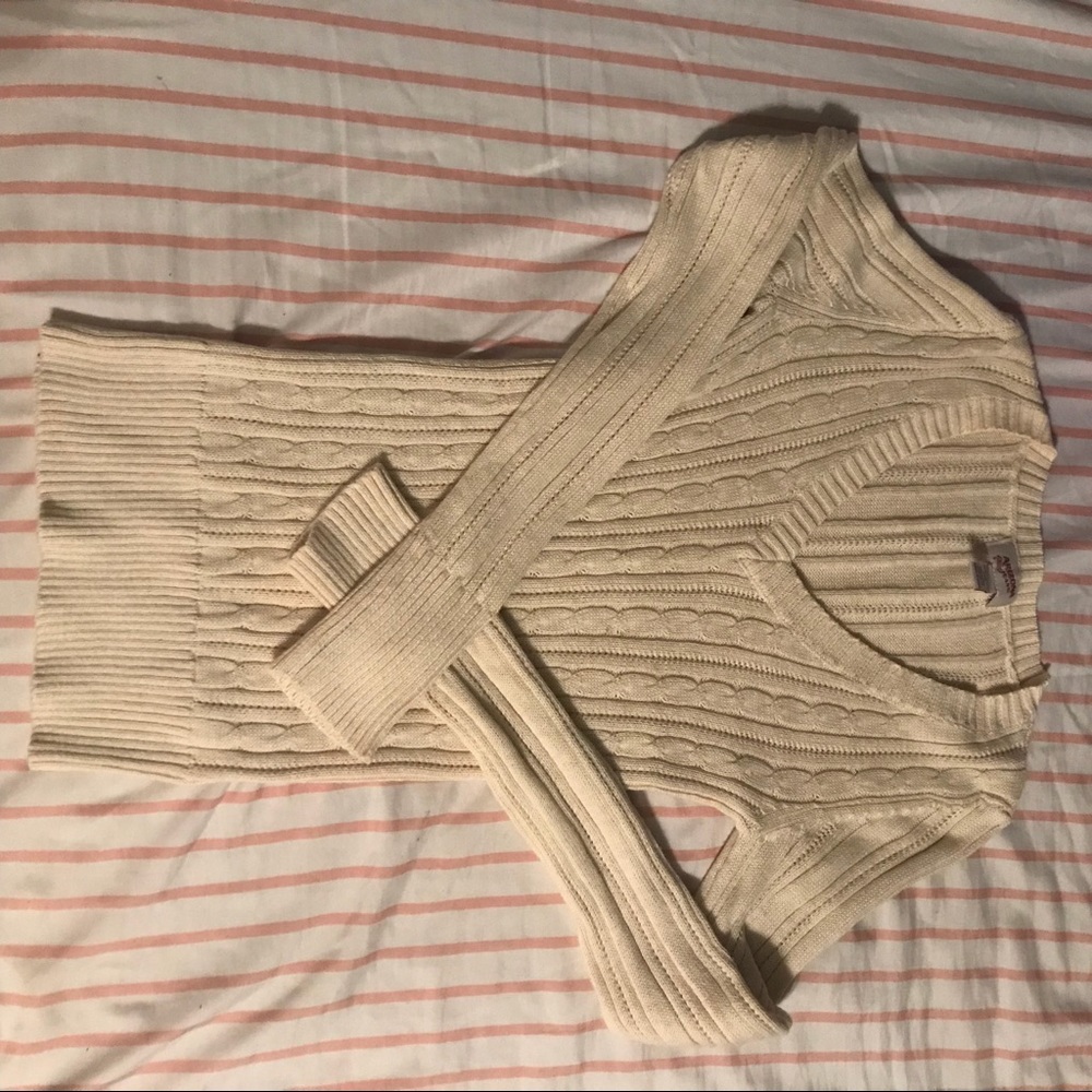 KNITTED SWEATER!
